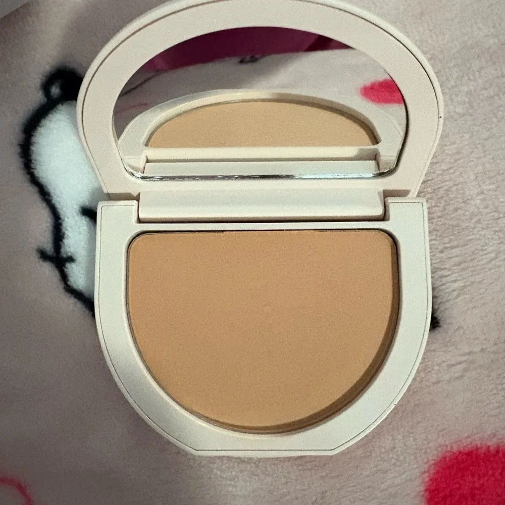 Rare Beauty True to Myself Finishing Powder - Picture 3 of 3